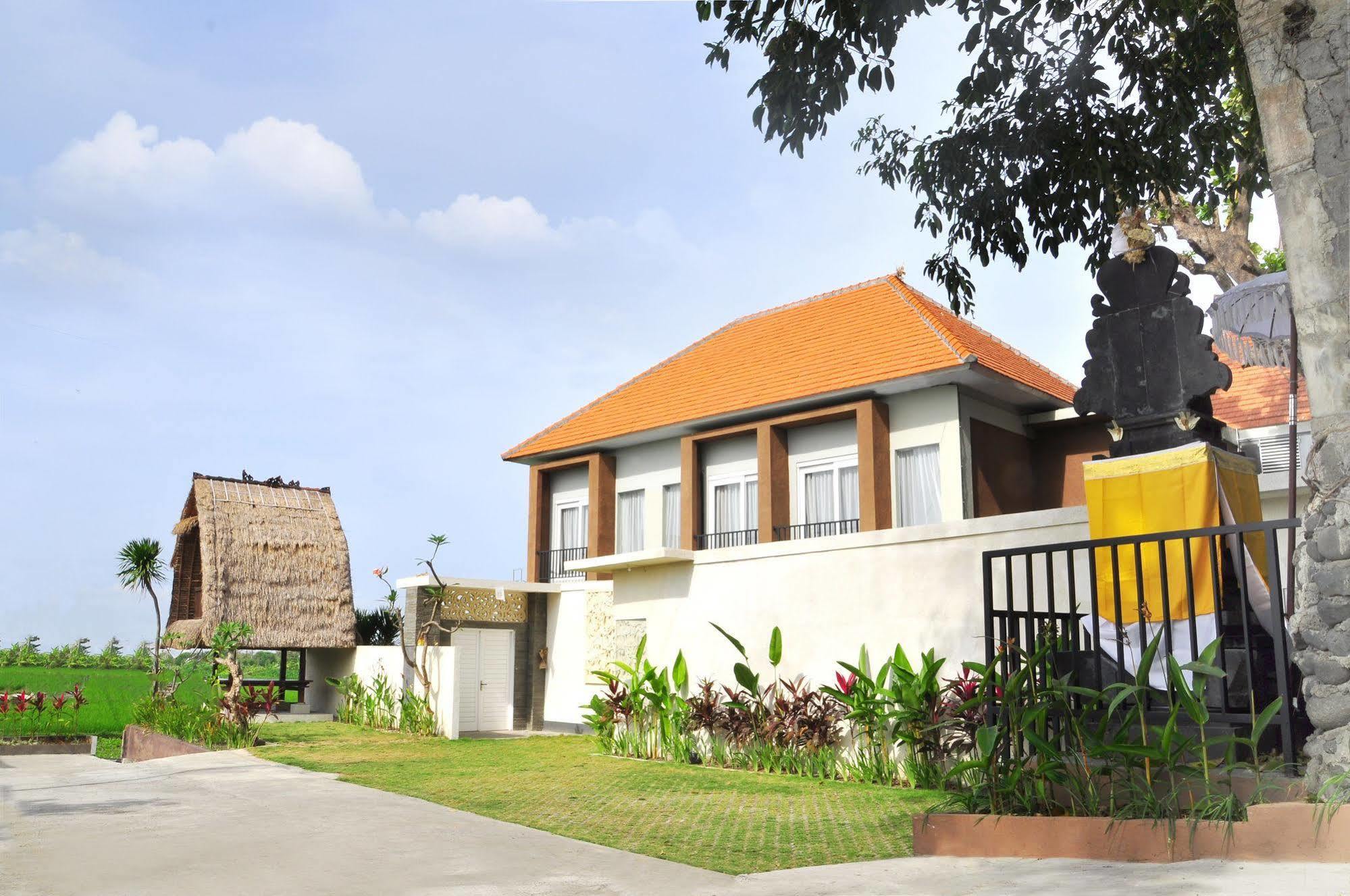 Villa Tangtu Beach Inn Sukawati Exterior foto