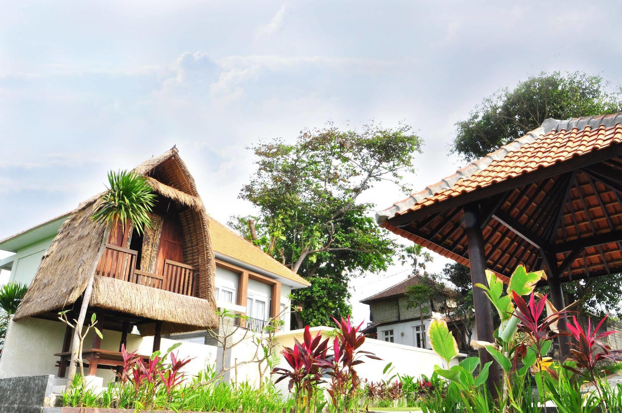 Villa Tangtu Beach Inn Sukawati Exterior foto