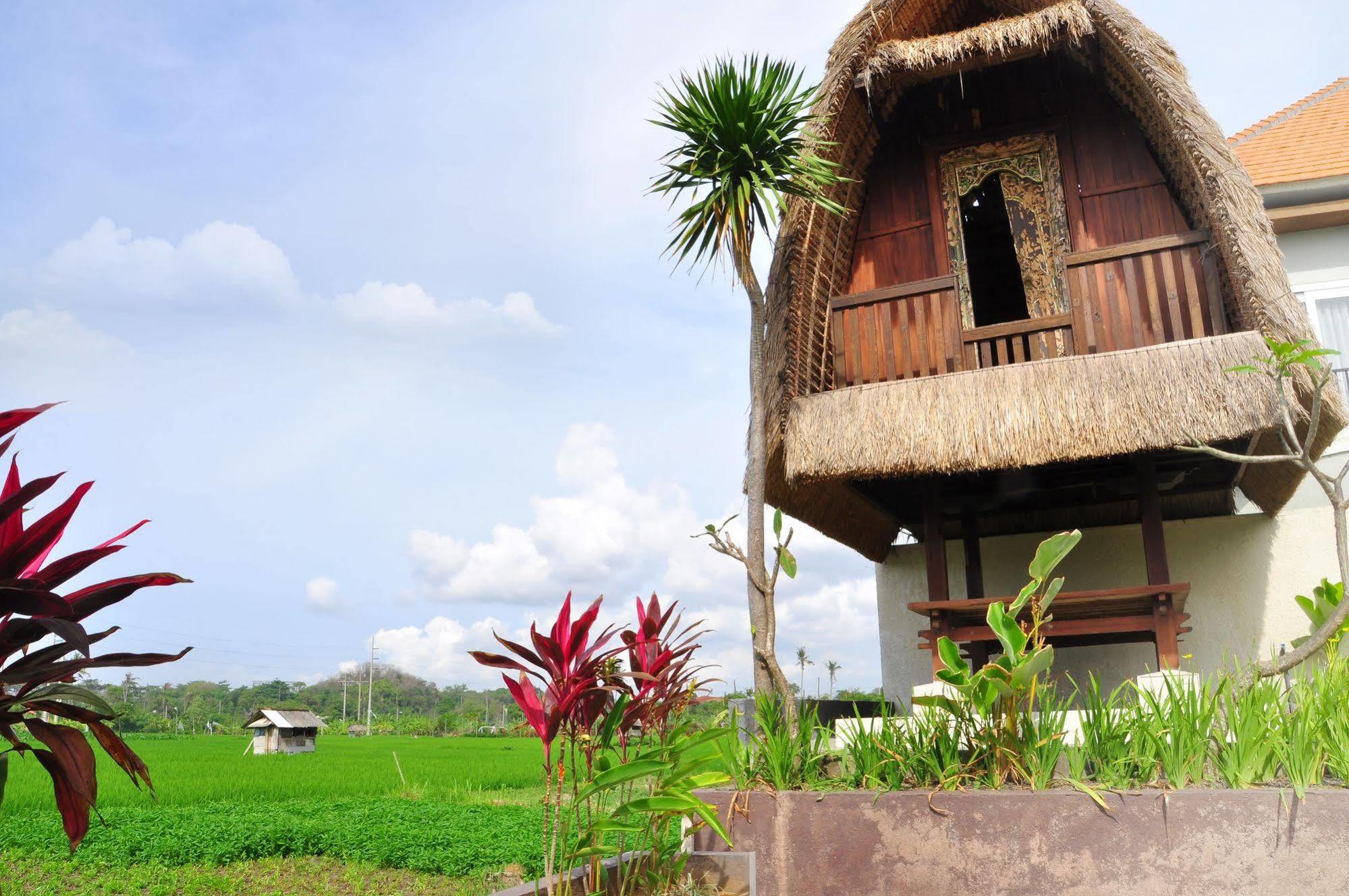 Villa Tangtu Beach Inn Sukawati Exterior foto